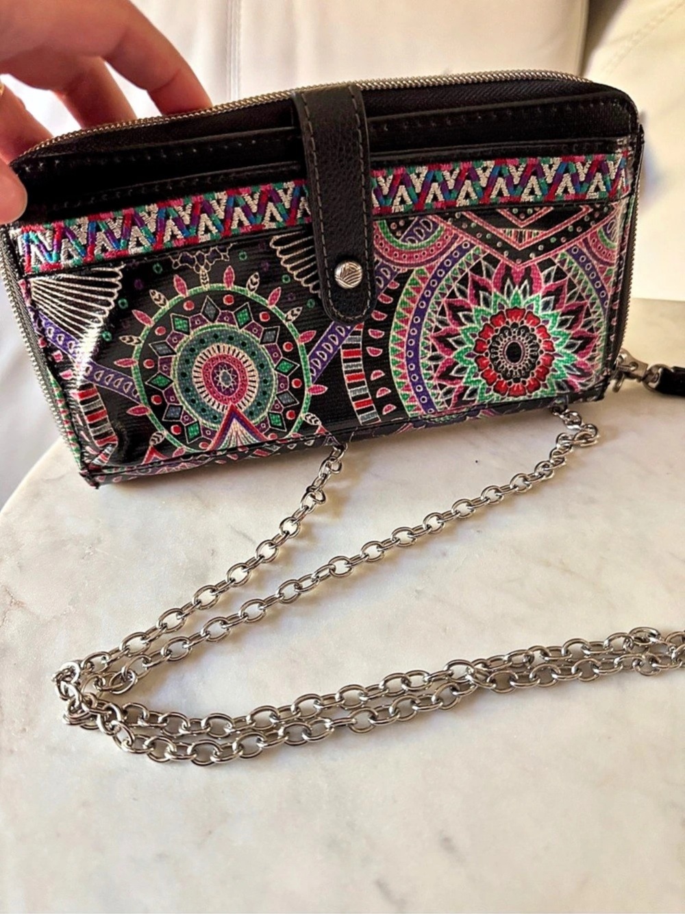 sakroots Artist Circle Large Smartphone Crossbody Black & Multicolor